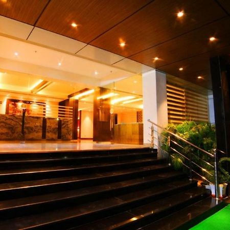 Hotel Le Lotus Grand Kakarmatha Bagian luar foto