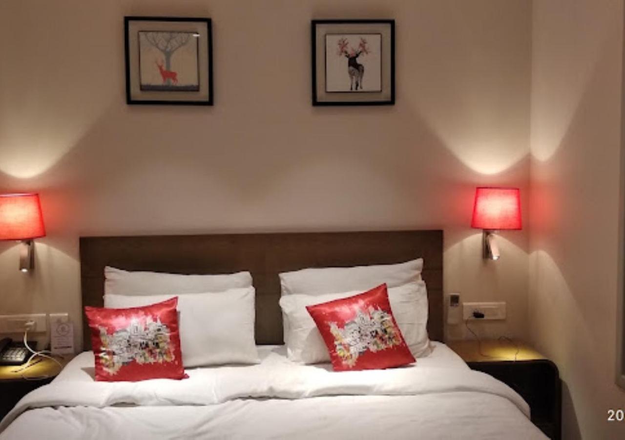 Hotel Le Lotus Grand Kakarmatha Bagian luar foto