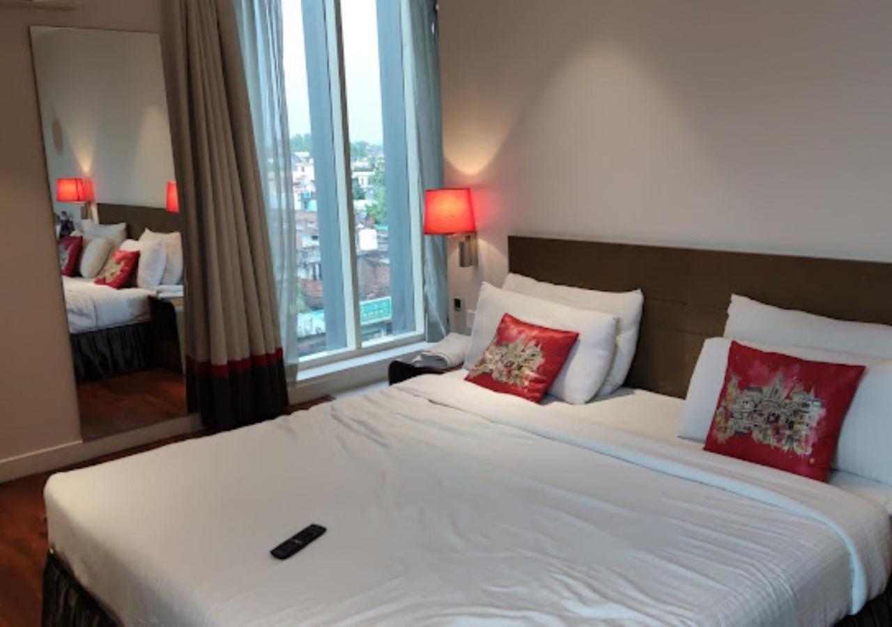 Hotel Le Lotus Grand Kakarmatha Bagian luar foto