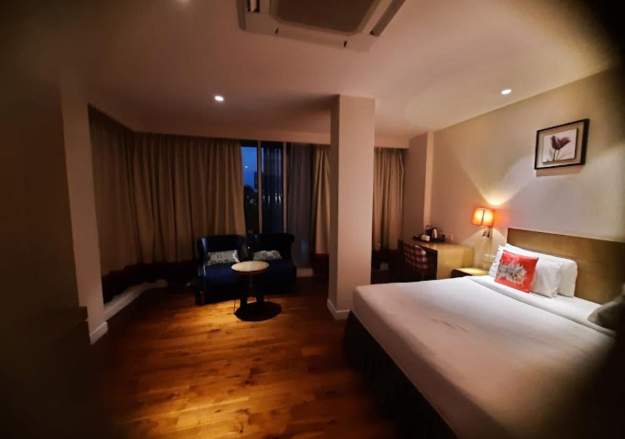 Hotel Le Lotus Grand Kakarmatha Bagian luar foto