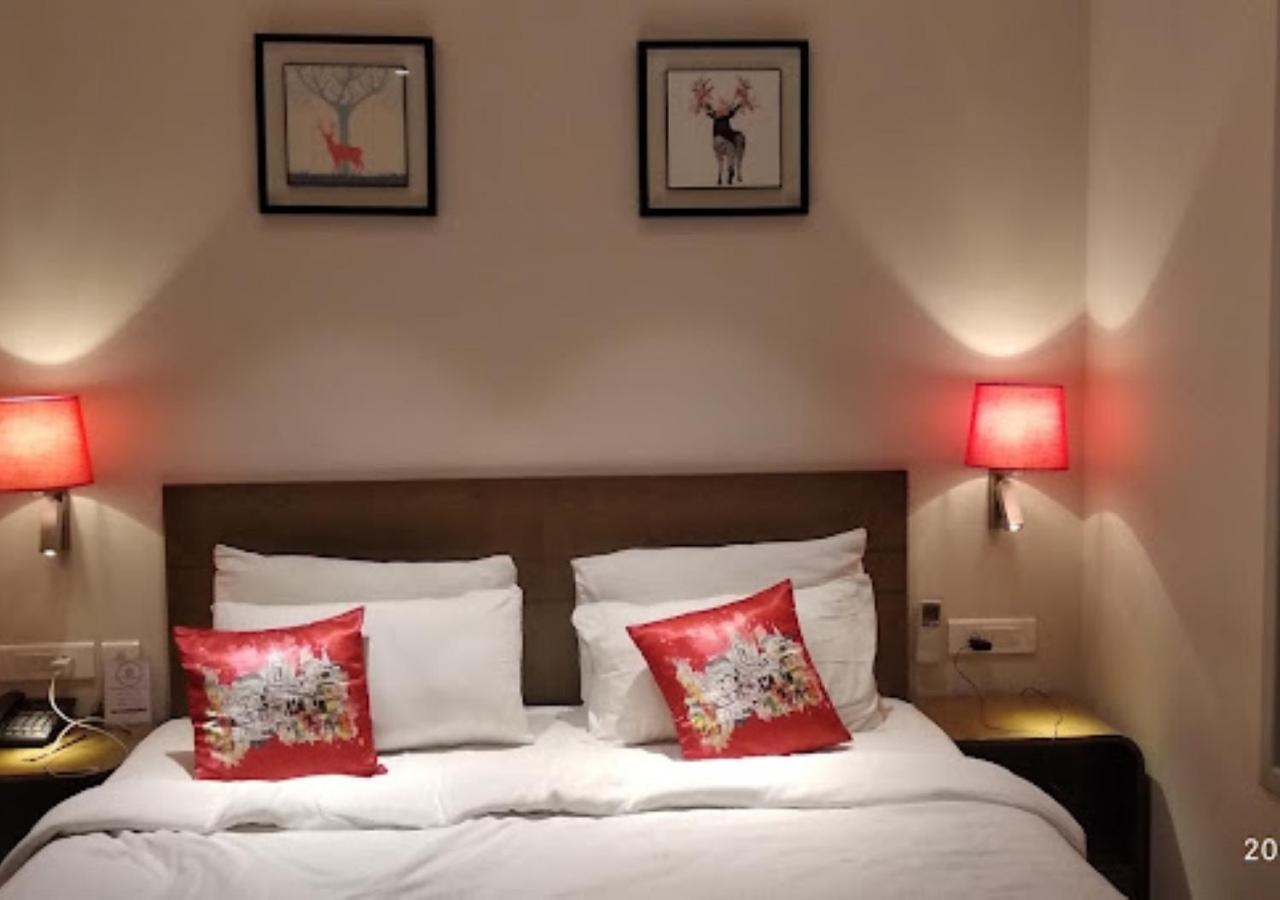 Hotel Le Lotus Grand Kakarmatha Bagian luar foto