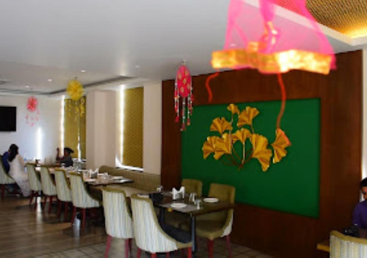 Hotel Le Lotus Grand Kakarmatha Bagian luar foto