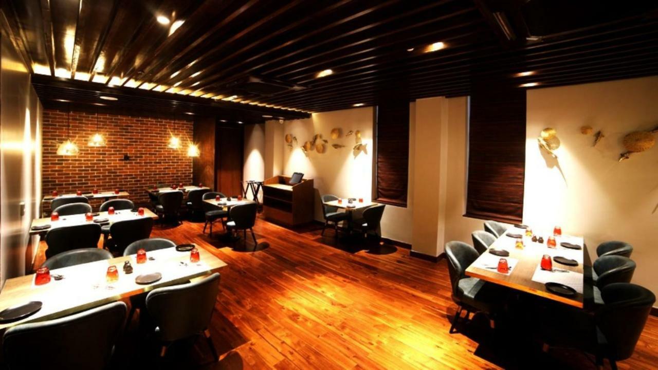 Hotel Le Lotus Grand Kakarmatha Bagian luar foto