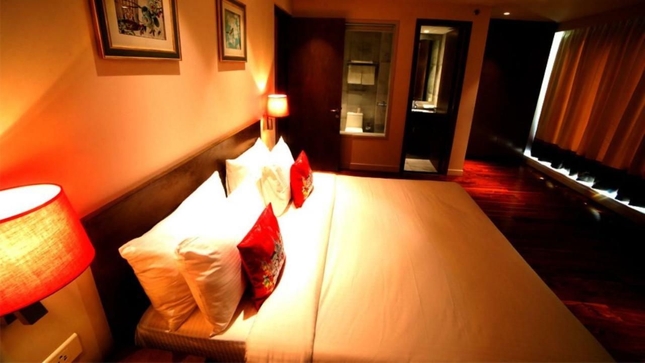 Hotel Le Lotus Grand Kakarmatha Bagian luar foto