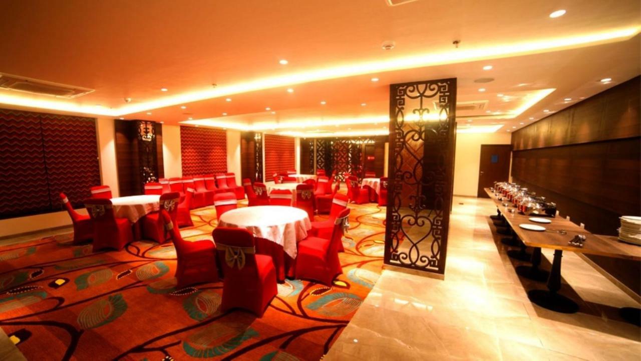 Hotel Le Lotus Grand Kakarmatha Bagian luar foto