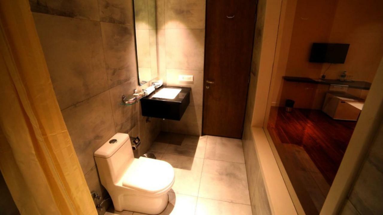 Hotel Le Lotus Grand Kakarmatha Bagian luar foto