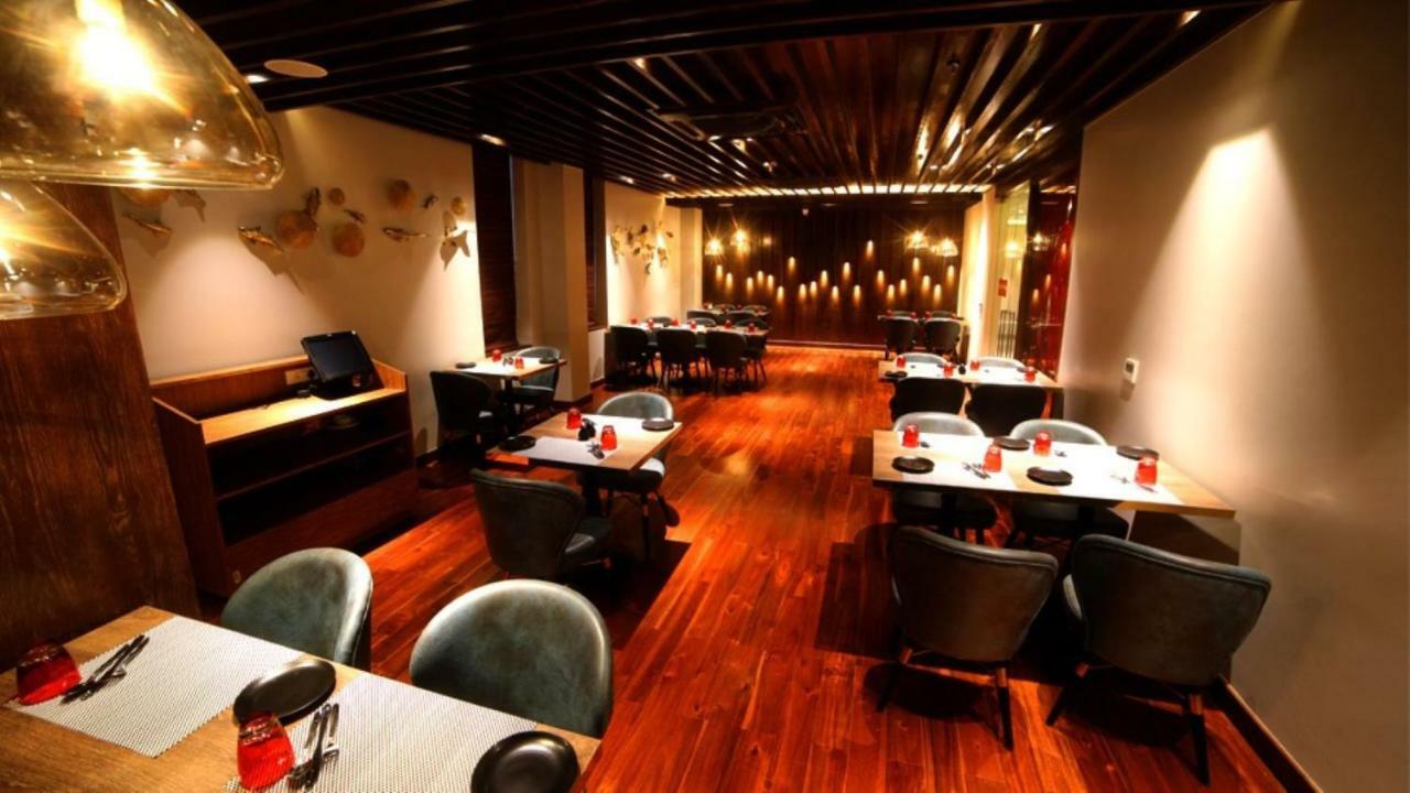 Hotel Le Lotus Grand Kakarmatha Bagian luar foto