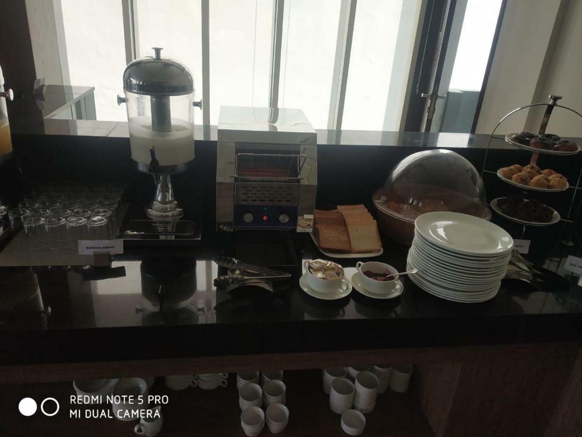 Hotel Le Lotus Grand Kakarmatha Bagian luar foto